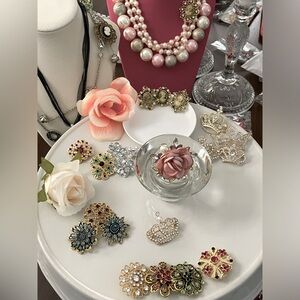 BROOCHES LIVE SALE ITEM